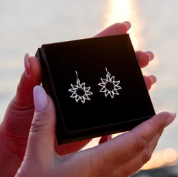 Sassi Design Aurinko korvakorut