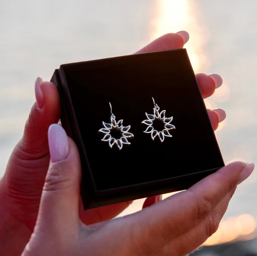 Sassi Design Aurinko korvakorut